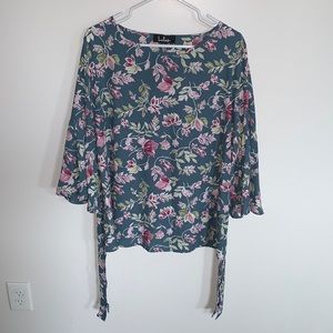 Lulu’s bell sleeve blouse size XL